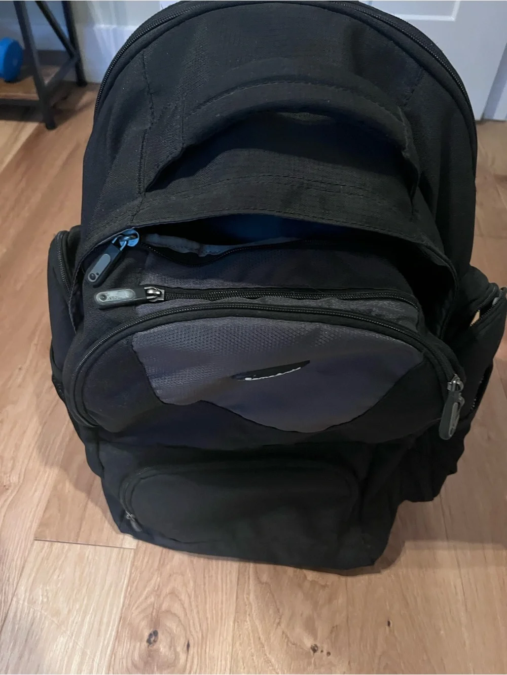Samsonite Black and Gray Laptop Backpack with Front Organizer Pockets, laptop pa